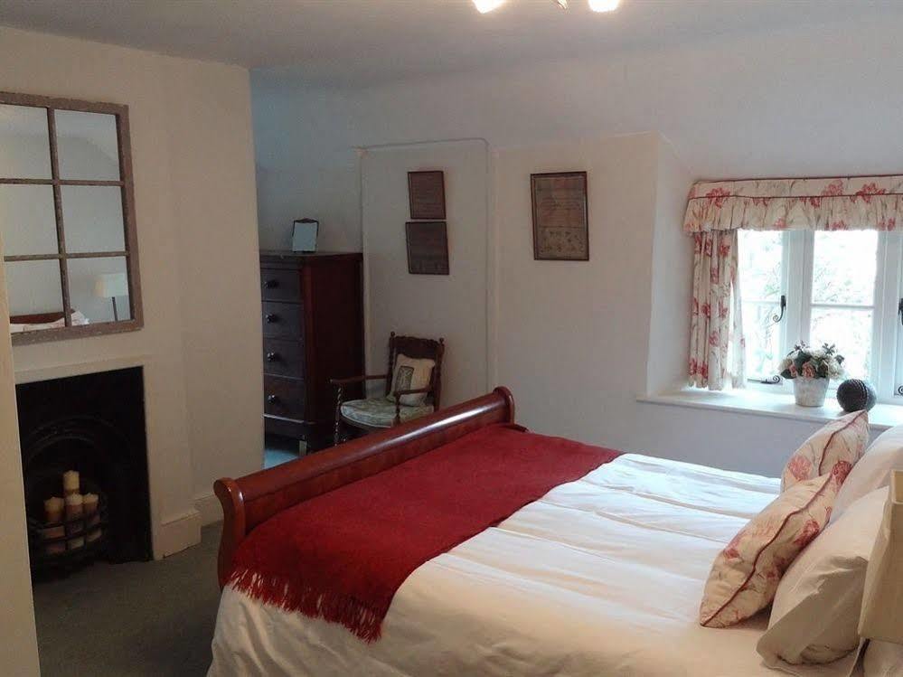 Bed and Breakfast Huxham Farmhouse East Pennard Экстерьер фото