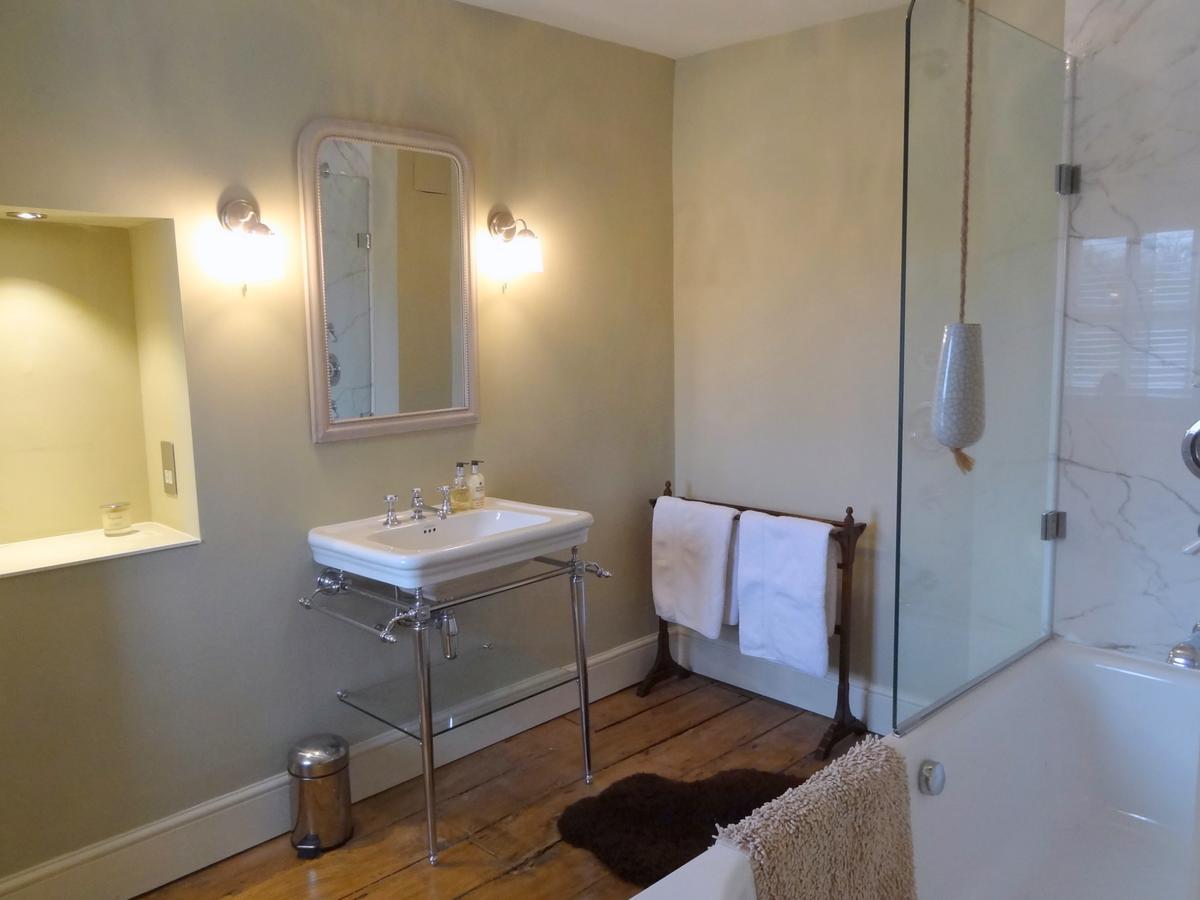 Bed and Breakfast Huxham Farmhouse East Pennard Экстерьер фото