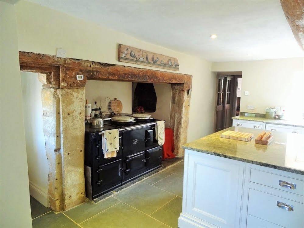 Bed and Breakfast Huxham Farmhouse East Pennard Экстерьер фото