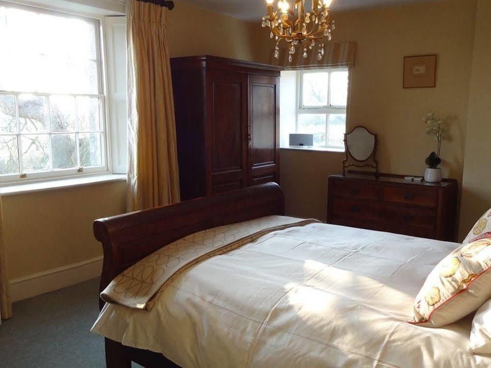 Bed and Breakfast Huxham Farmhouse East Pennard Экстерьер фото